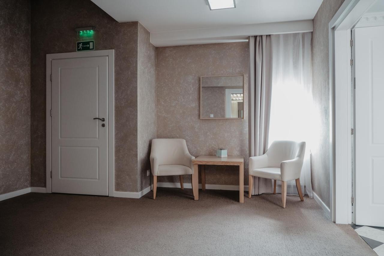 Palac Lacon Kazimierza Wielka Exteriör bild